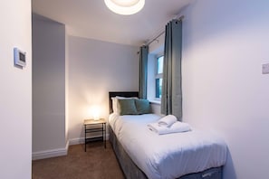 2 bedrooms, iron/ironing board, free WiFi