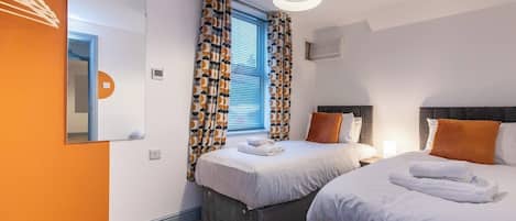 2 bedrooms, iron/ironing board, free WiFi