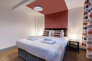 2 bedrooms, iron/ironing board, free WiFi - Harcourt 1A: 2BR Flat with Parking in Newark (Newark-on-Trent)
