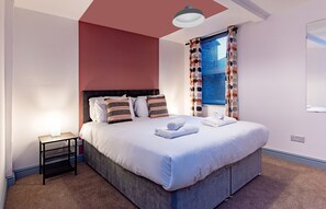 2 habitaciones, tabla de planchar con plancha y wifi gratis 
