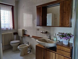 Bathroom amenities - Charming Apartment Close to the Beach (Caorle)