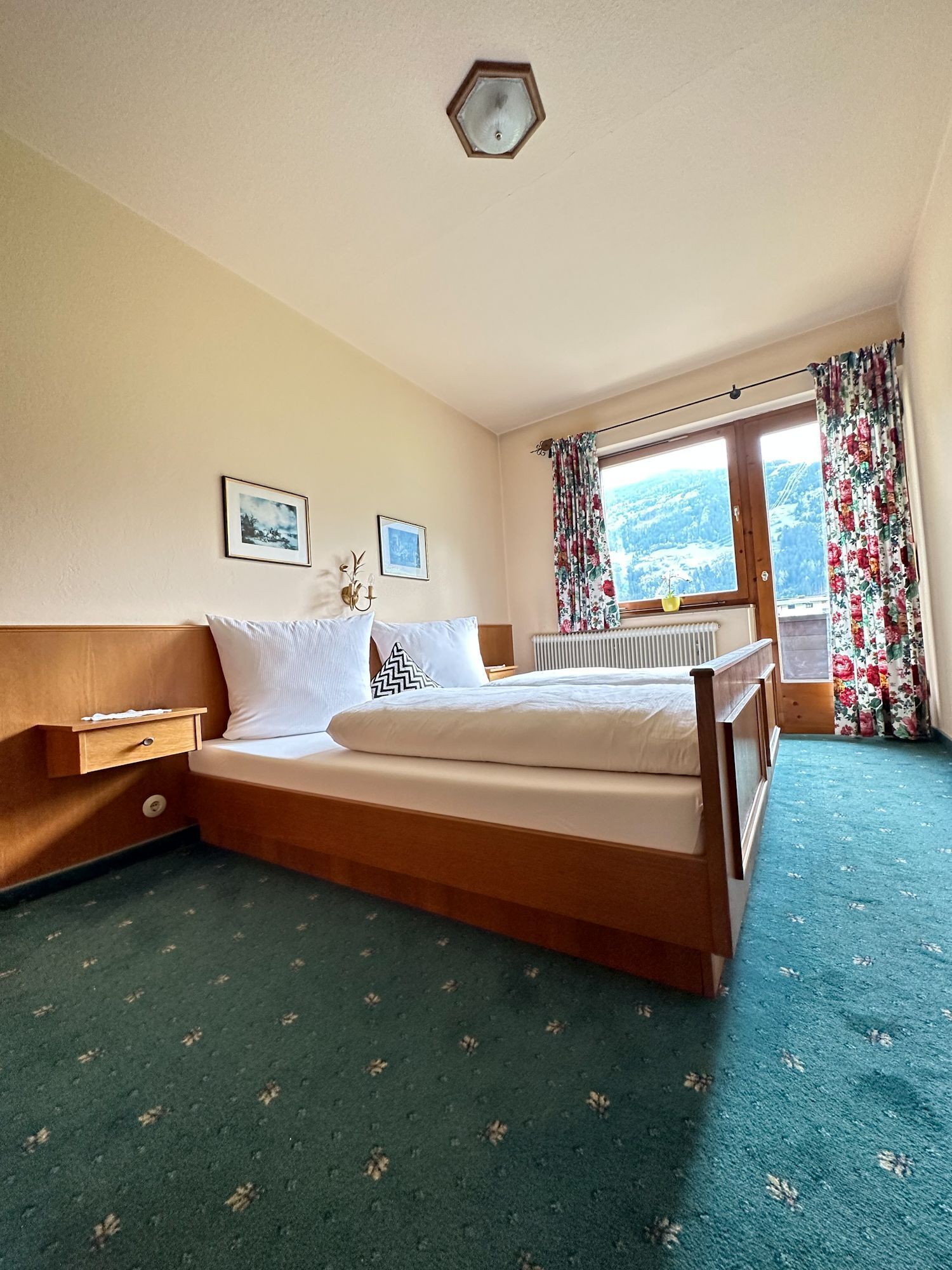 Appartementhaus Zillertal Arena: Ferienwohnung für 4 Personen - Schlafzimmer (Beispiel)