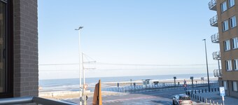 Gerenoveerd appartement met zijdelings zeezicht en kwalitatieve materialen