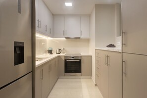 公寓, 2 间卧室, 阳台 | 私人厨房 | 烤箱、茶具/咖啡用具、高脚椅、清洁用品
