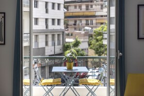 Balcony - Vibrant Renov 2BR APT (Athens)