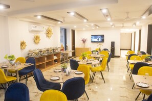 Restaurant - Posh Garden Inn (Gurugram)