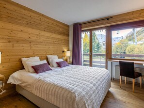 4 bedrooms, free WiFi, bed sheets