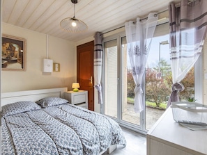 2 bedrooms, WiFi - Semi-detached chalet with terrace and parking in Cauterets (Cauterets)