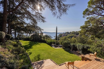 Vue mer sur la rade de Toulon