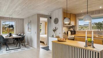3 bedrooms, Internet