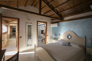 Habitación estándar, 1 habitación, para no fumadores, vista a la alberca | 1 habitación, ropa de cama de alta calidad y edredón