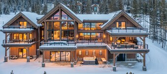 Book Now for Ski Season! Newly Built Ski-in, Ski-out Mountain Home with Hot Tub!