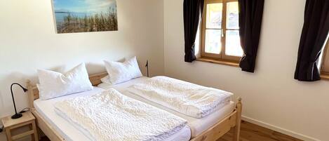 2 bedrooms, bed sheets