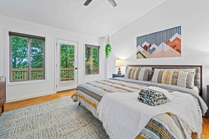 4 slaapkamers, een strijkplank/strijkijzer, reisbedje, wifi