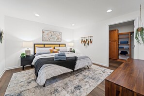 4 quartos, ferros/tábuas de passar roupa, berço de viagem, Wi-Fi