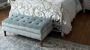 6 bedrooms, desk, iron/ironing board, free WiFi