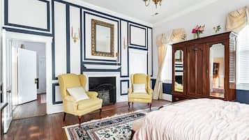 6 bedrooms, desk, iron/ironing board, free WiFi