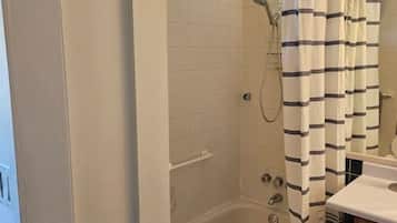 Hårtørrer, håndklæder