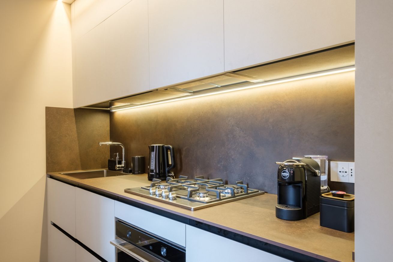 Réfrigérateur, four, lave-vaisselle