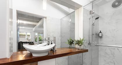Cottage haven close to Ascot Vale cafes, restaurants, racecourse and showgrounds