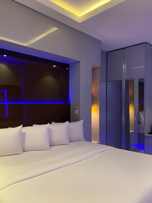 Frette Italian sheets, premium bedding, memory-foam beds, in-room safe - DREAMS BY DV8 (Lagos)