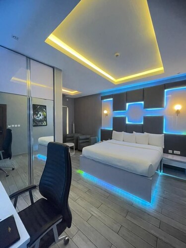 DREAMS BY DV8