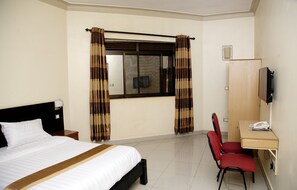 Deluxe Double Room | In-room safe, desk, iron/ironing board, free WiFi