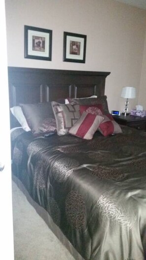 3 bedrooms, desk, iron/ironing board, WiFi - Private putting green at Johnson Ranch 3 bedroom (San Tan Valley)