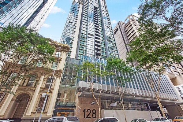 Exterior - City Centre! 1Bed/1Bath/Study/1Car/Balcony ~ CBD (Wynnum)