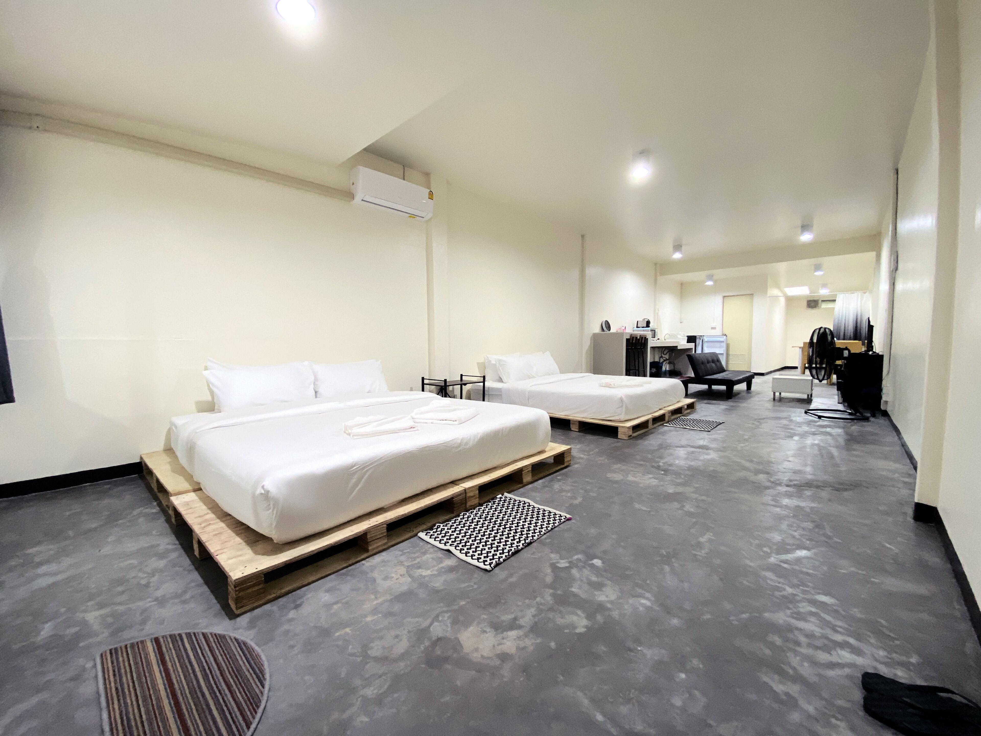 1 chambre, fer et planche à repasser, Wi-Fi, draps fournis