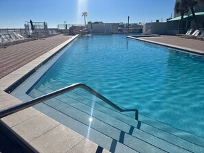 温水プール