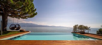 Lausanne area Luxurious 4-Bedroom Villa on the Lake