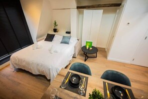 Desk, iron/ironing board, WiFi, bed sheets - Spectacular 70m² Penthouse with Terrace (R-51-C) (Eindhoven)