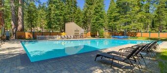 Livin' Lodge: 3  BR, 2  BA  in Carnelian Bay, Sleeps 8