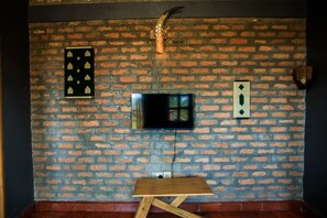 Living area - Apuuli Safaris & Cottages (Fort Portal)