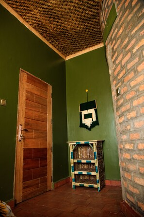 Family Cottage | Free WiFi - Apuuli Safaris & Cottages (Fort Portal)