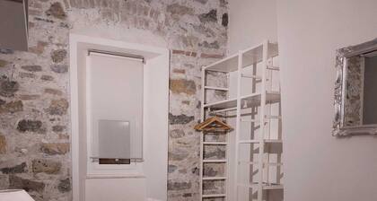 Whale Song Apartment - cozy apartment with private parking space
