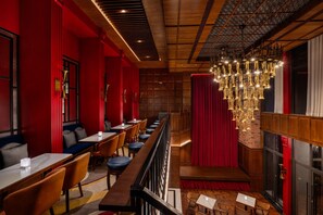 Bar (en la propiedad)