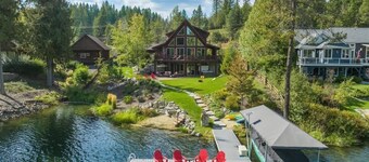 Waterfront Log Home, Dock, Hot Tub, and Pickleball