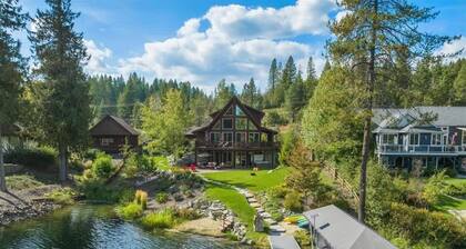 Waterfront Log Home, Dock, Hot Tub, and Pickleball
