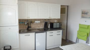 Microwave, oven, stovetop, electric kettle