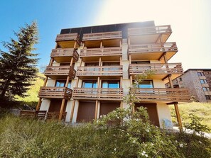 Exterior - 130m from resort center, 3rd floor, balcony, tv, ski locker, 24m², Peisey-Vallandry (Peisey-Nancroix)