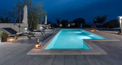 Villa Lukas with 4 bedrooms, a high-quality family property in the Makarska hinterland