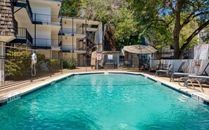Pool - Prime SoCo chic 2BR king suite w/ pool, parking (Austin)