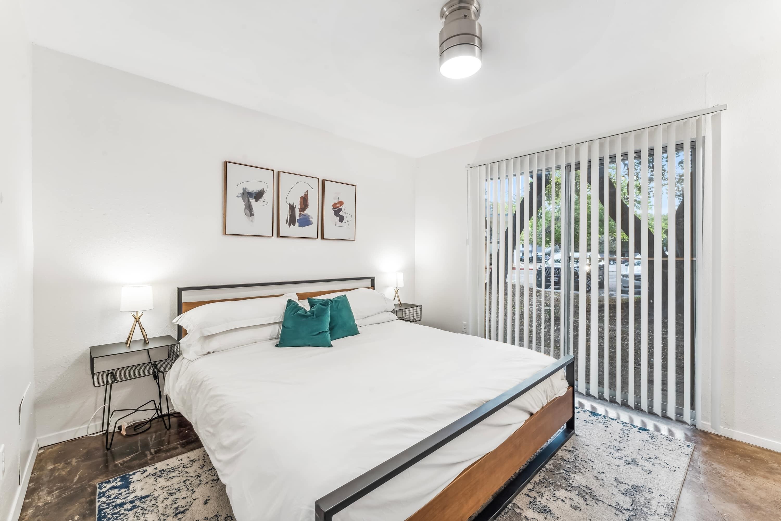 2 Schlafzimmer, Schreibtisch, Bügeleisen/Bügelbrett, WLAN