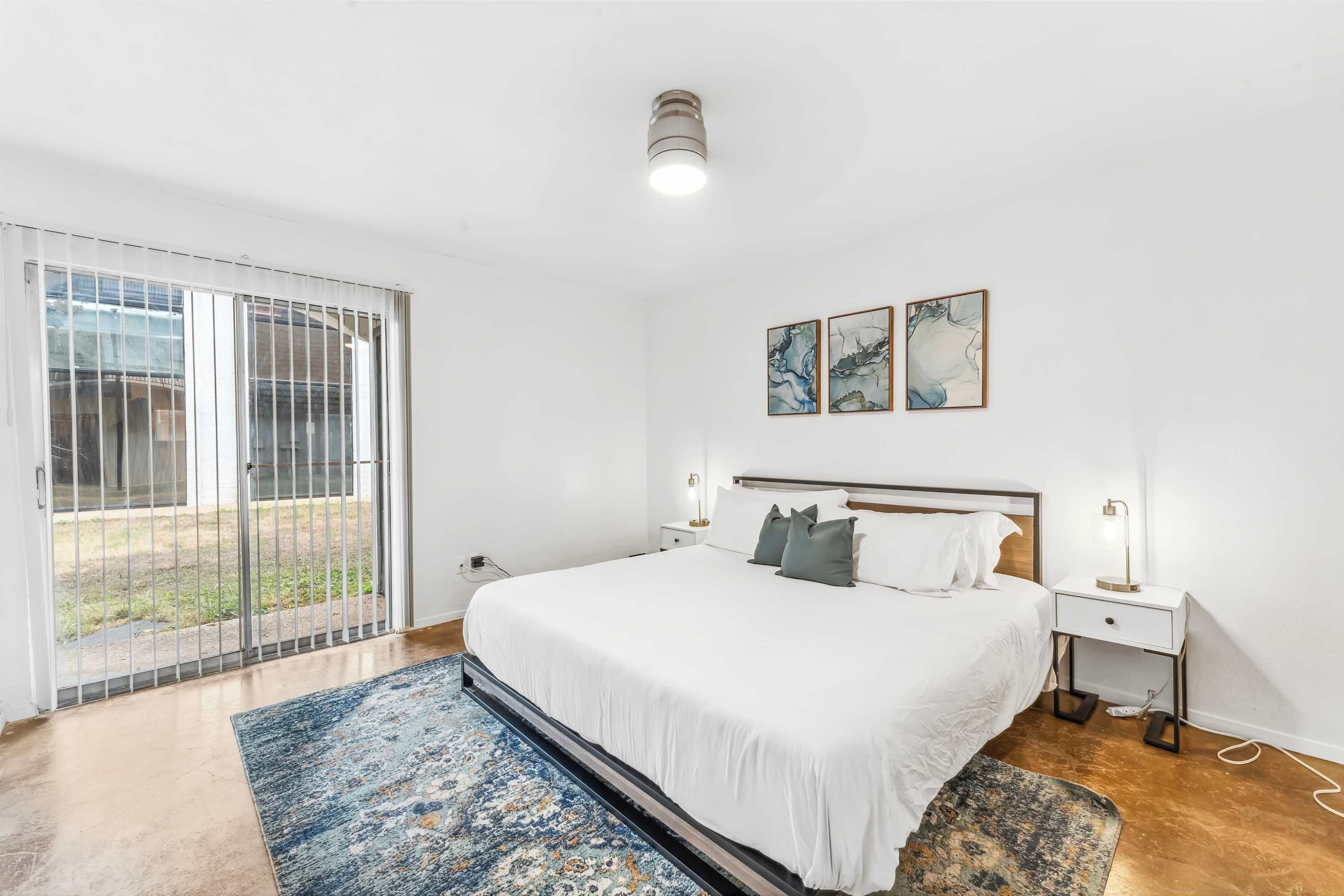 2 soverom, skrivebord, strykejern/-brett og wi-fi