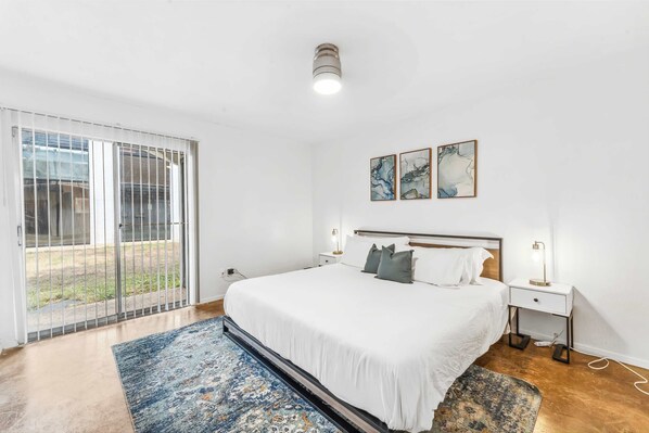 2 habitaciones, escritorio, tabla de planchar con plancha y wifi 