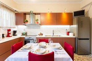 Fridge, microwave, coffee/tea maker, toaster