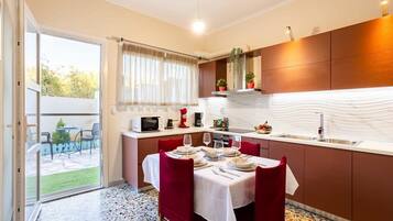 Fridge, microwave, coffee/tea maker, toaster