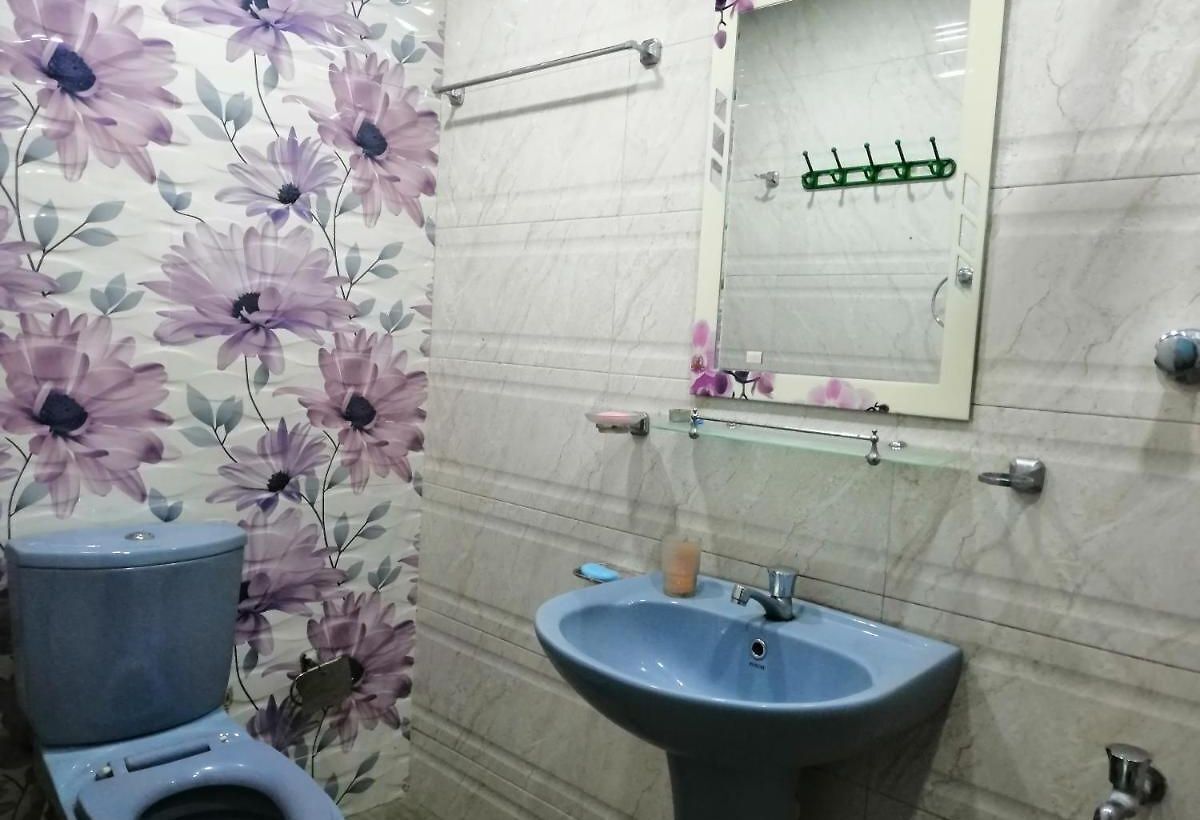 Shower, towels, soap